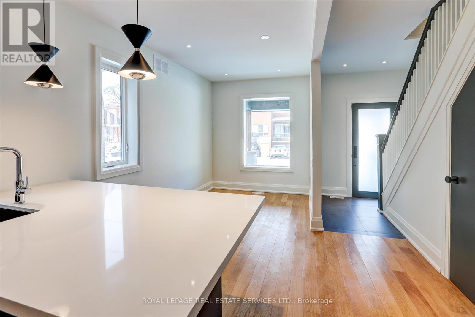 Front/main - 25 Boler Street, Toronto, Ontario  M6P 2Y2 - Photo 2 - W12471401