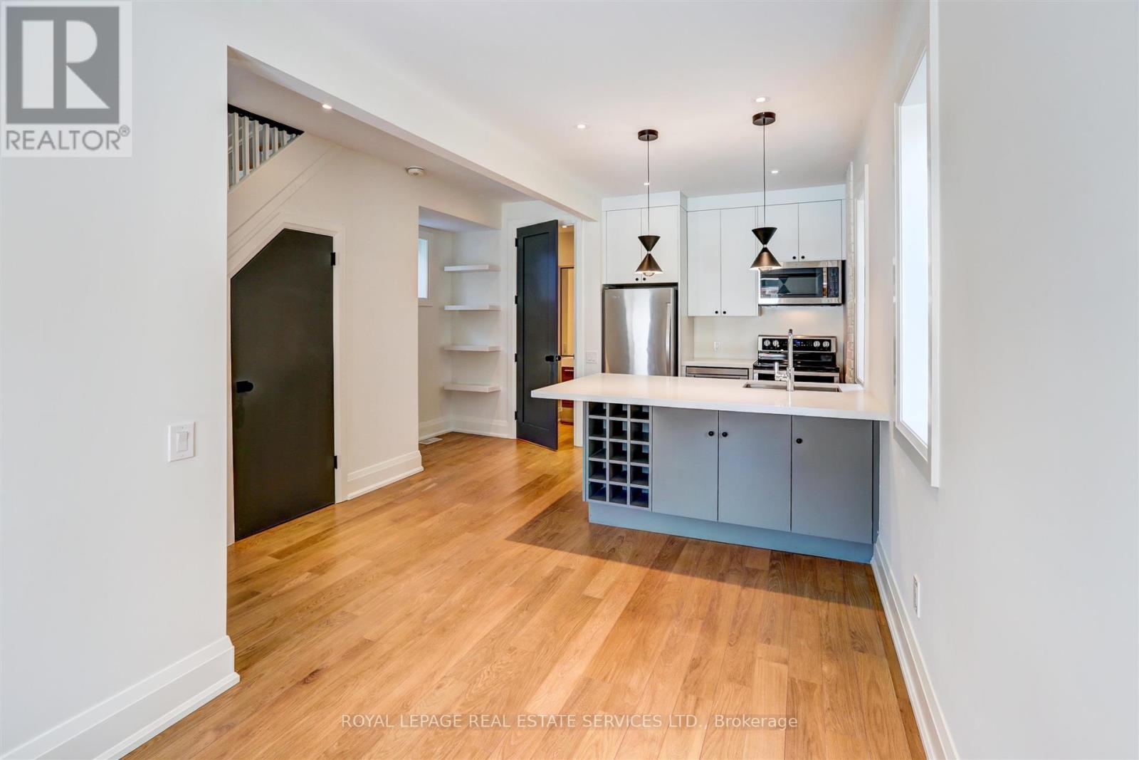 Front/main - 25 Boler Street, Toronto, Ontario  M6P 2Y2 - Photo 8 - W12471401