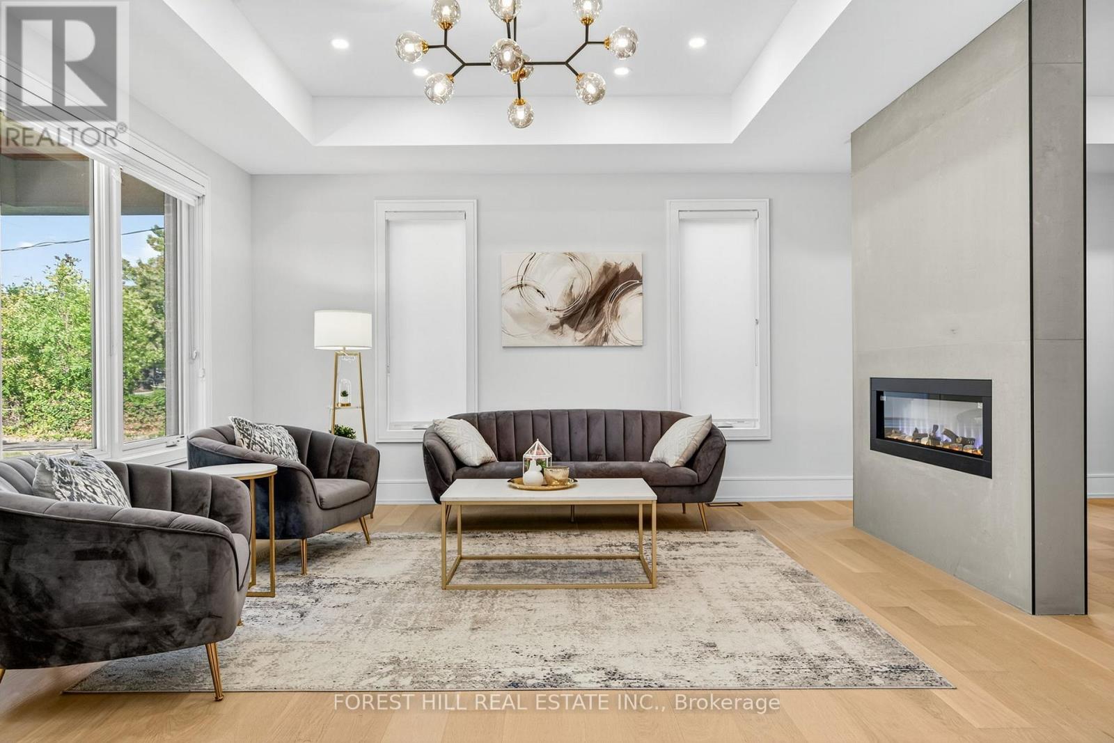 221 Morden Road, Oakville, Ontario  L6K 2S2 - Photo 6 - W12471404