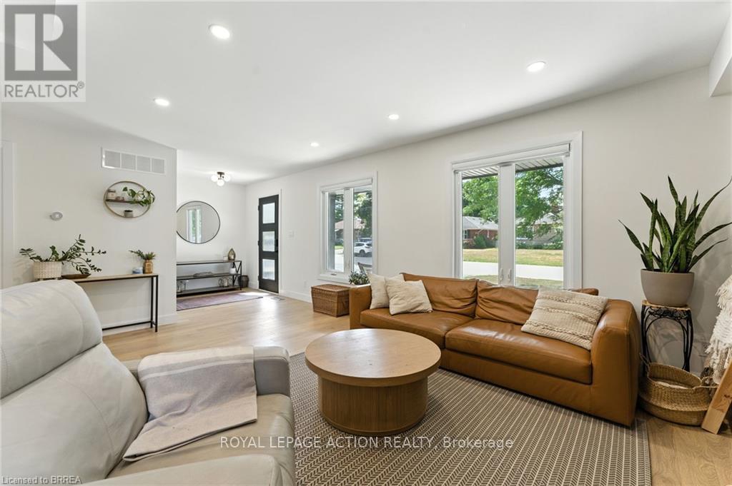 37 Barnes Avenue, Brantford, Ontario  N3R 4Y9 - Photo 10 - X12471367