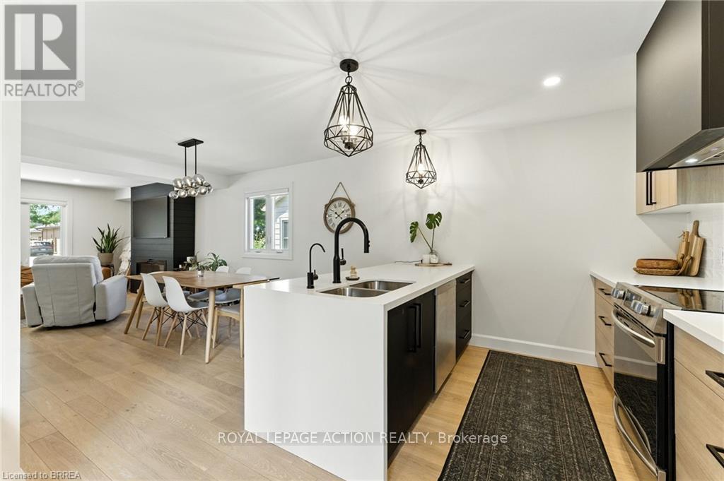 37 Barnes Avenue, Brantford, Ontario  N3R 4Y9 - Photo 15 - X12471367