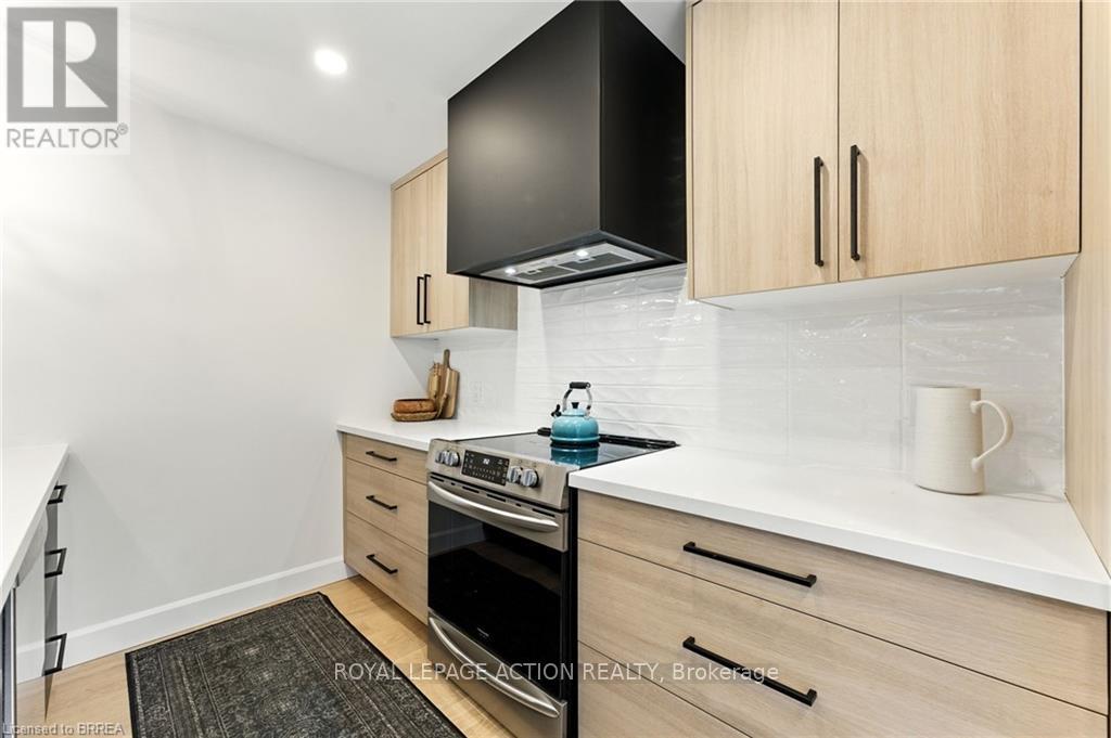 37 Barnes Avenue, Brantford, Ontario  N3R 4Y9 - Photo 16 - X12471367