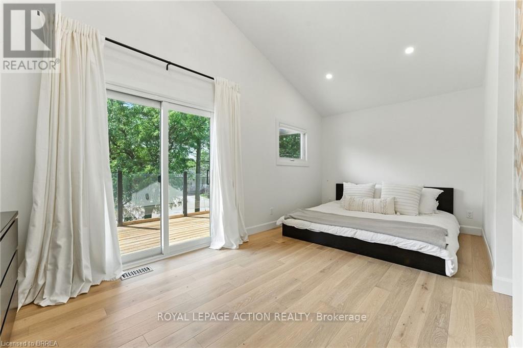 37 Barnes Avenue, Brantford, Ontario  N3R 4Y9 - Photo 21 - X12471367