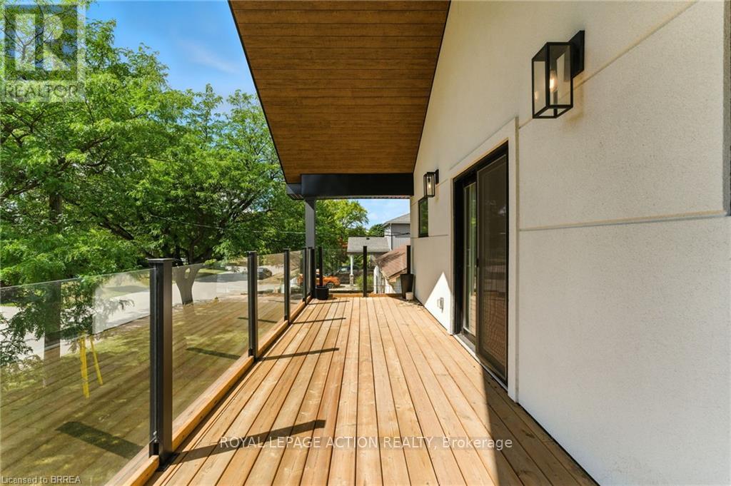 37 Barnes Avenue, Brantford, Ontario  N3R 4Y9 - Photo 23 - X12471367