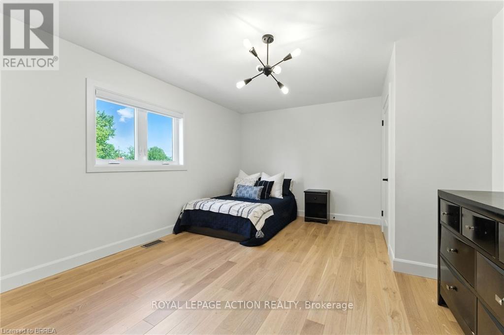 37 Barnes Avenue, Brantford, Ontario  N3R 4Y9 - Photo 27 - X12471367