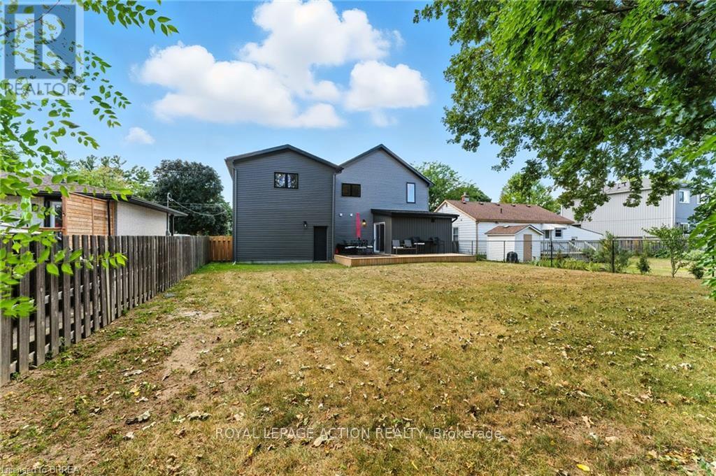 37 Barnes Avenue, Brantford, Ontario  N3R 4Y9 - Photo 35 - X12471367