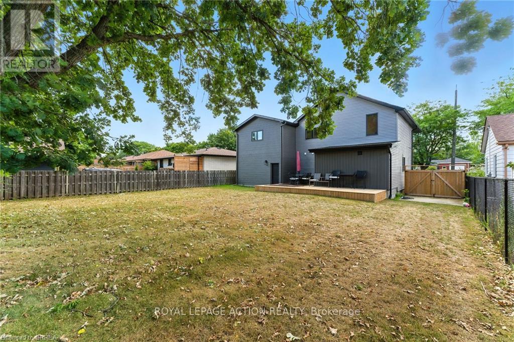 37 Barnes Avenue, Brantford, Ontario  N3R 4Y9 - Photo 36 - X12471367