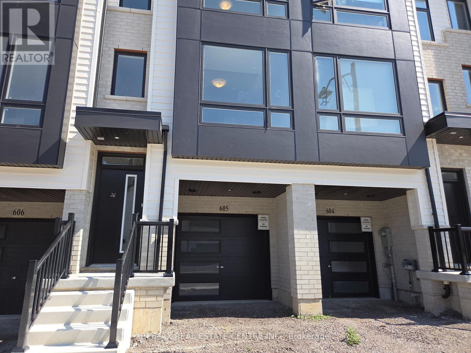 605 - 4040 Mountain Street, Lincoln, Ontario  L3J 2J6 - Photo 2 - X12471372