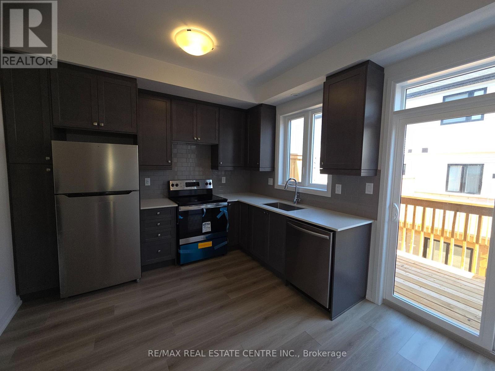 605 - 4040 Mountain Street, Lincoln, Ontario  L3J 2J6 - Photo 4 - X12471372