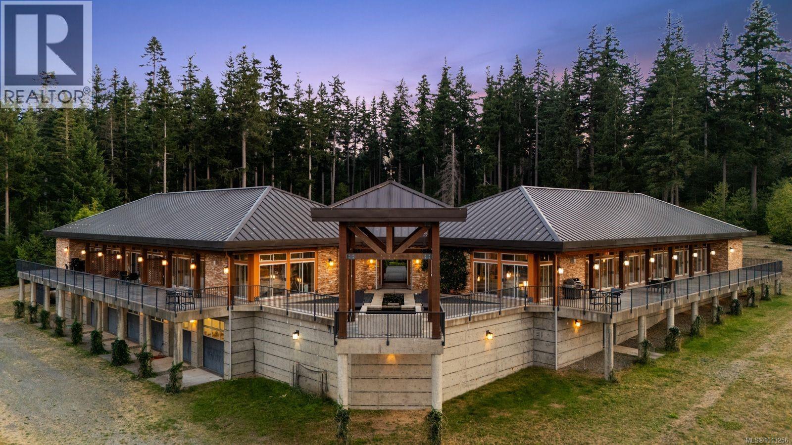 7939 Lenwood Rd, Merville, British Columbia