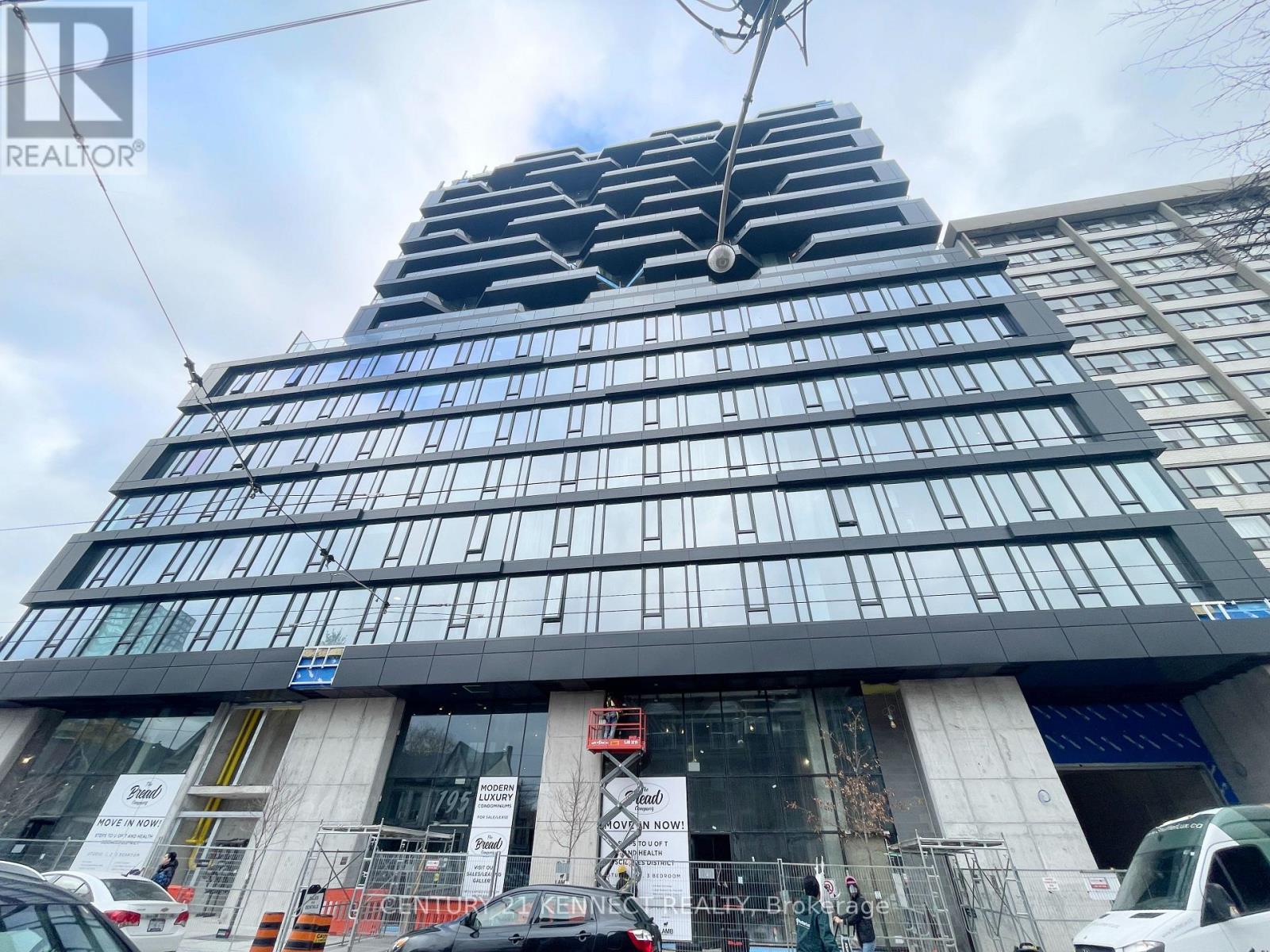 1305 - 195 MCCAUL STREET, Toronto, Ontario