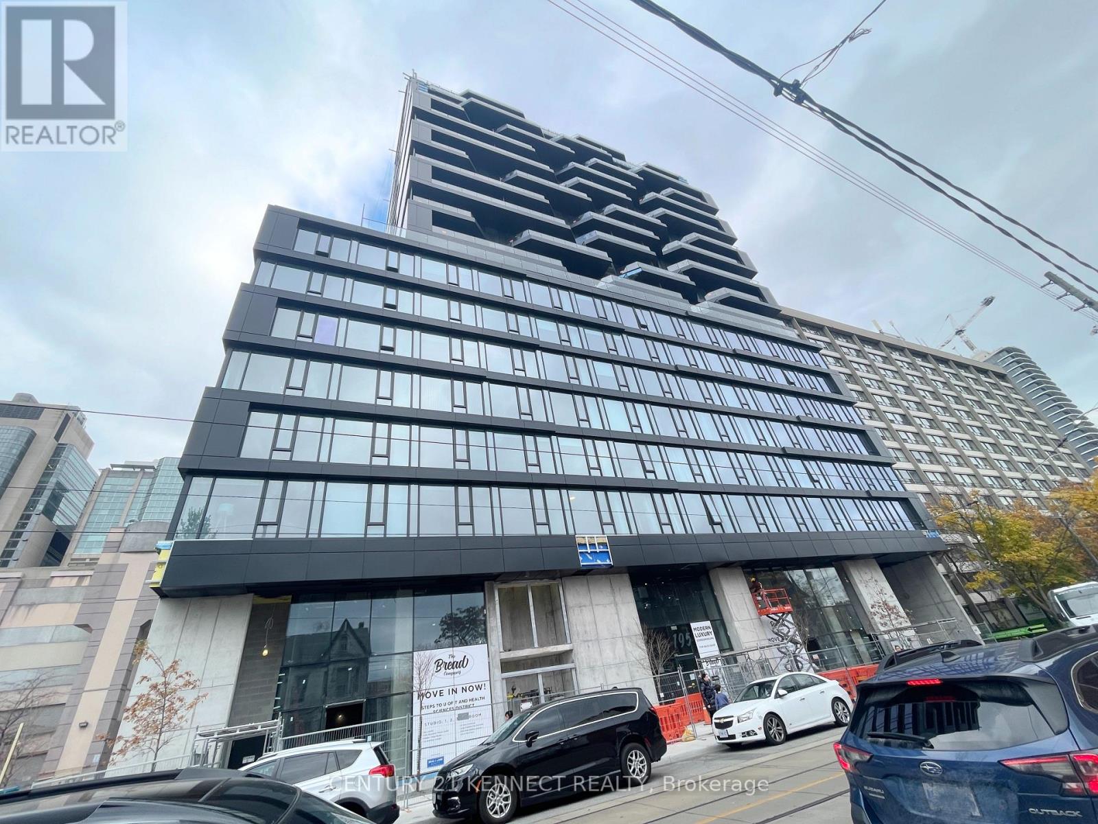 1305 - 195 Mccaul Street, Toronto, Ontario  M5T 0E5 - Photo 2 - C12471405