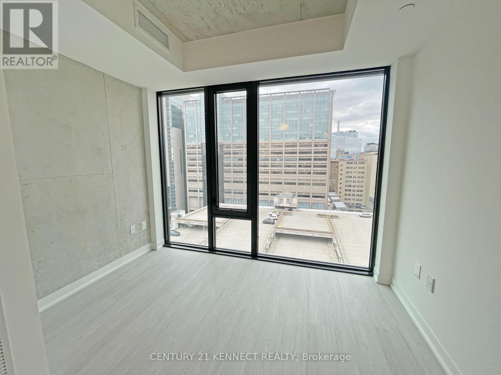 1305 - 195 Mccaul Street, Toronto, Ontario  M5T 0E5 - Photo 7 - C12471405