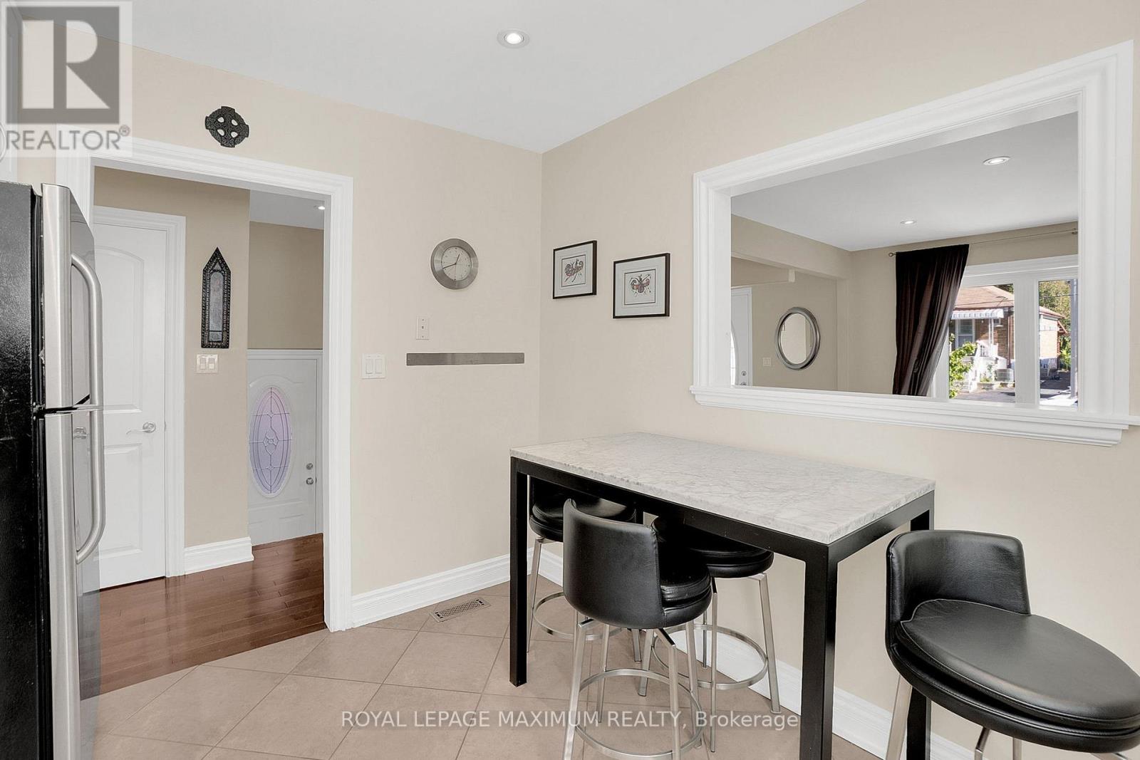 572 Northcliffe Boulevard, Toronto, Ontario  M6E 3L7 - Photo 14 - C12471414
