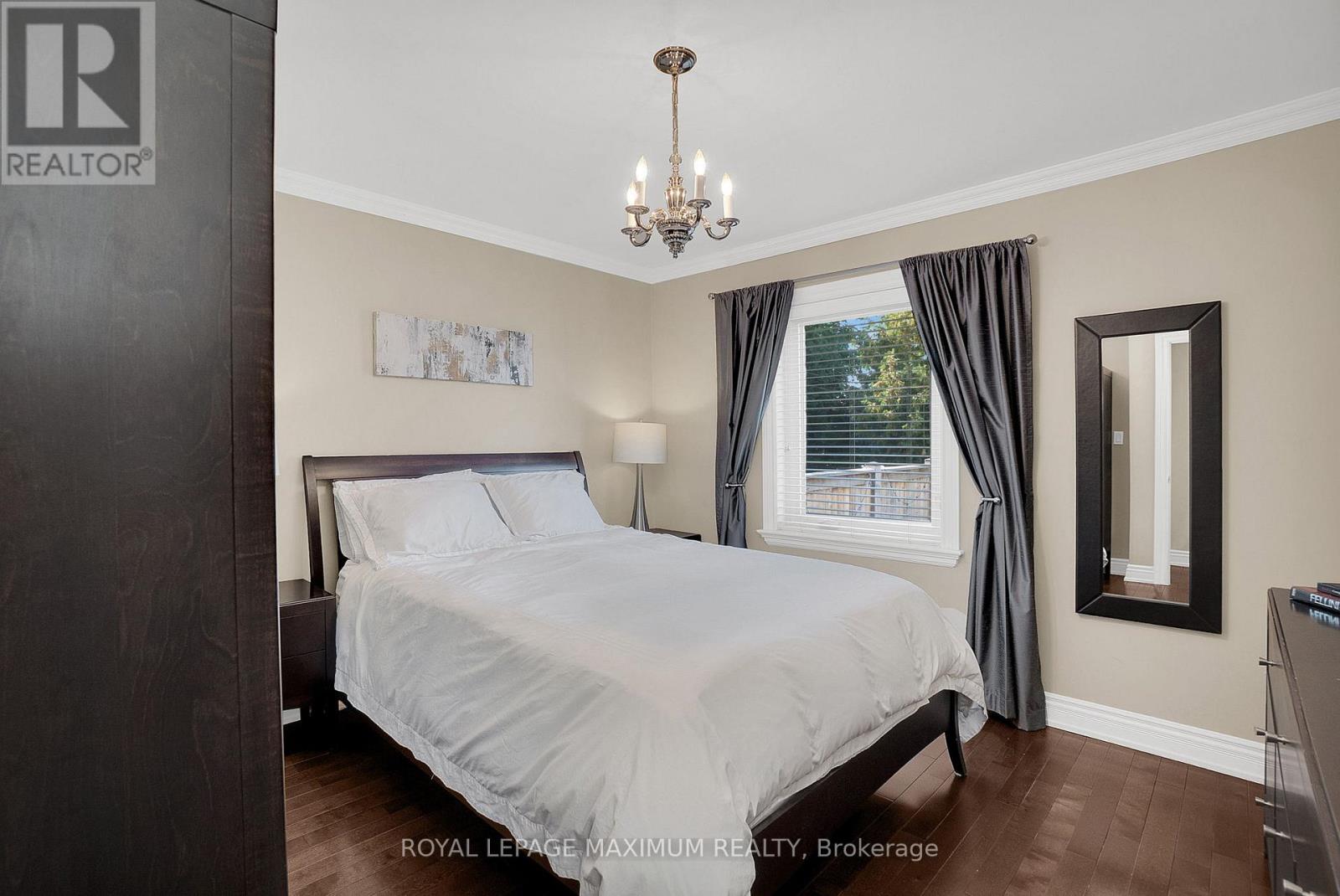 572 Northcliffe Boulevard, Toronto, Ontario  M6E 3L7 - Photo 15 - C12471414