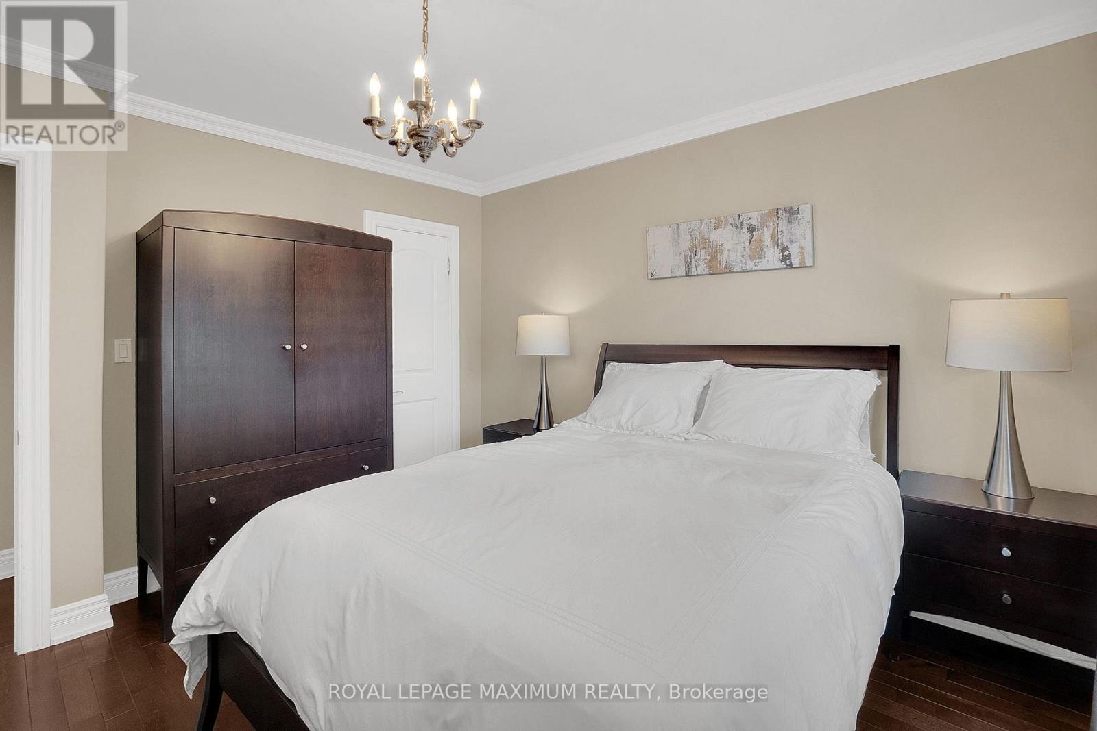 572 Northcliffe Boulevard, Toronto, Ontario  M6E 3L7 - Photo 16 - C12471414