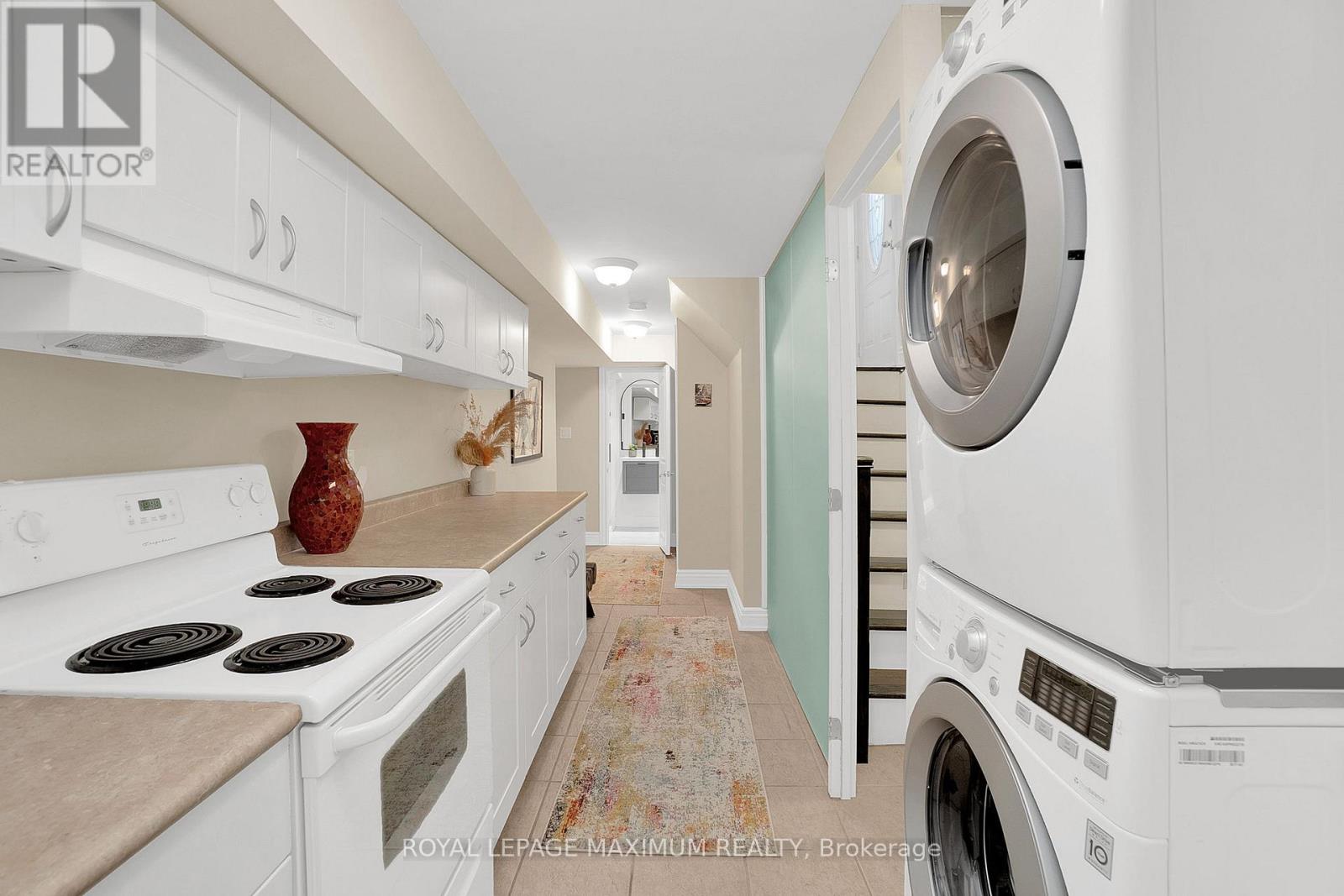 572 Northcliffe Boulevard, Toronto, Ontario  M6E 3L7 - Photo 22 - C12471414