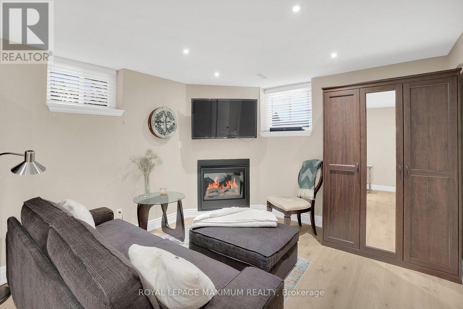 572 Northcliffe Boulevard, Toronto, Ontario  M6E 3L7 - Photo 24 - C12471414