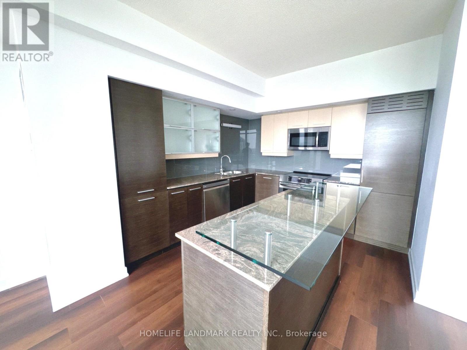 833 - 8 Telegram Mews, Toronto, Ontario  M5V 3Z5 - Photo 4 - C12471432
