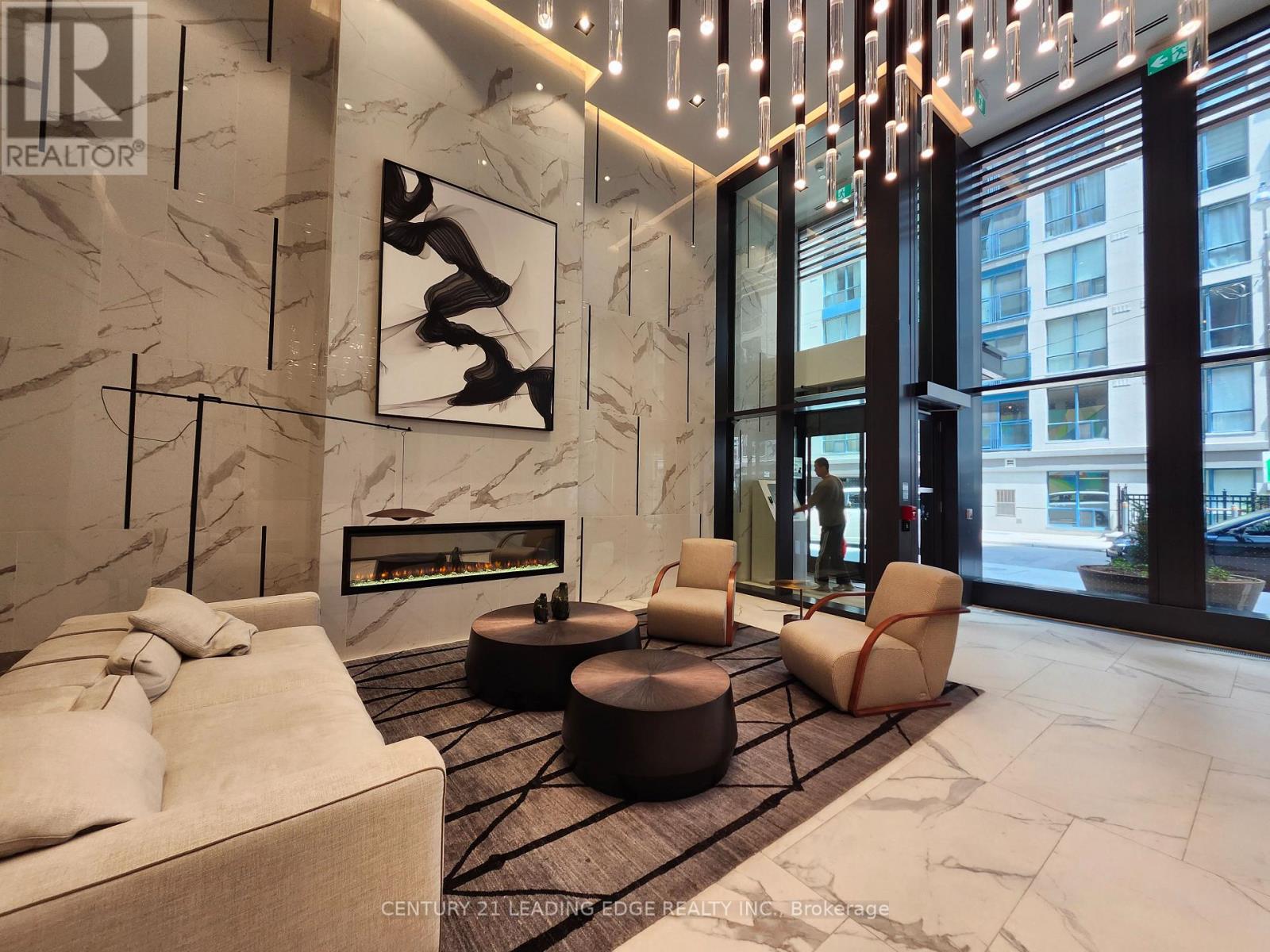 82 DALHOUSIE STREET, Toronto, Ontario