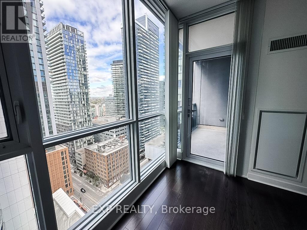 2410 - 295 Adelaide Street W, Toronto, Ontario  M5V 0L4 - Photo 11 - C12471487
