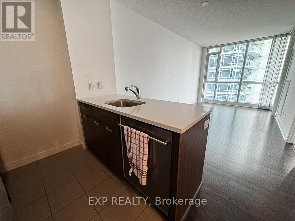 2410 - 295 Adelaide Street W, Toronto, Ontario  M5V 0L4 - Photo 4 - C12471487
