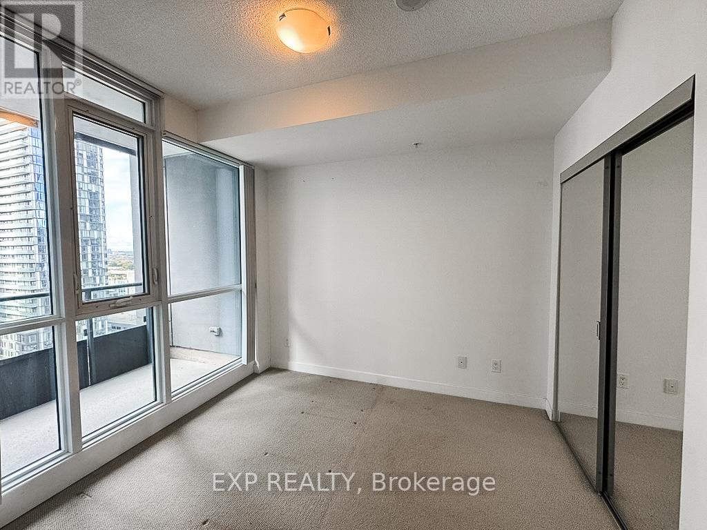 2410 - 295 Adelaide Street W, Toronto, Ontario  M5V 0L4 - Photo 7 - C12471487