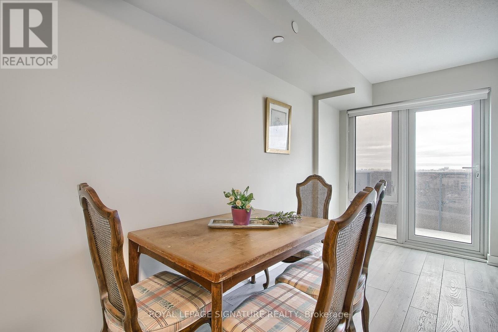 810 - 38 Monte Kwinter Court, Toronto, Ontario  M3H 0E2 - Photo 4 - C12471493