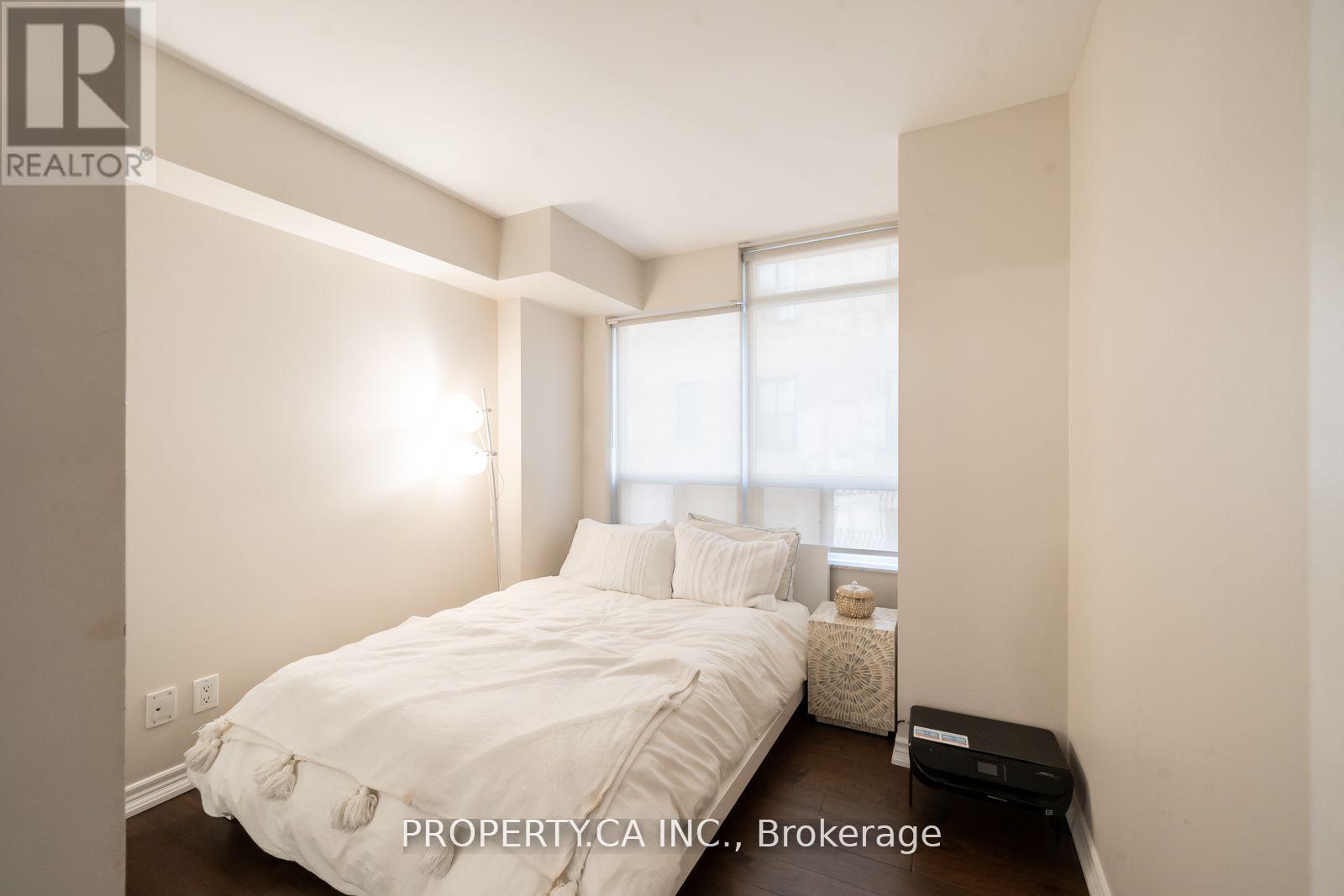 202 - 60 St Clair Avenue W, Toronto, Ontario  M4V 1M1 - Photo 14 - C12471500