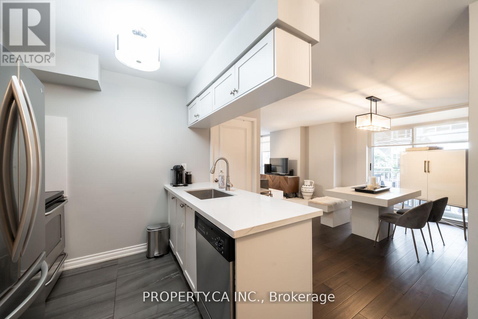 202 - 60 St Clair Avenue W, Toronto, Ontario  M4V 1M1 - Photo 2 - C12471500