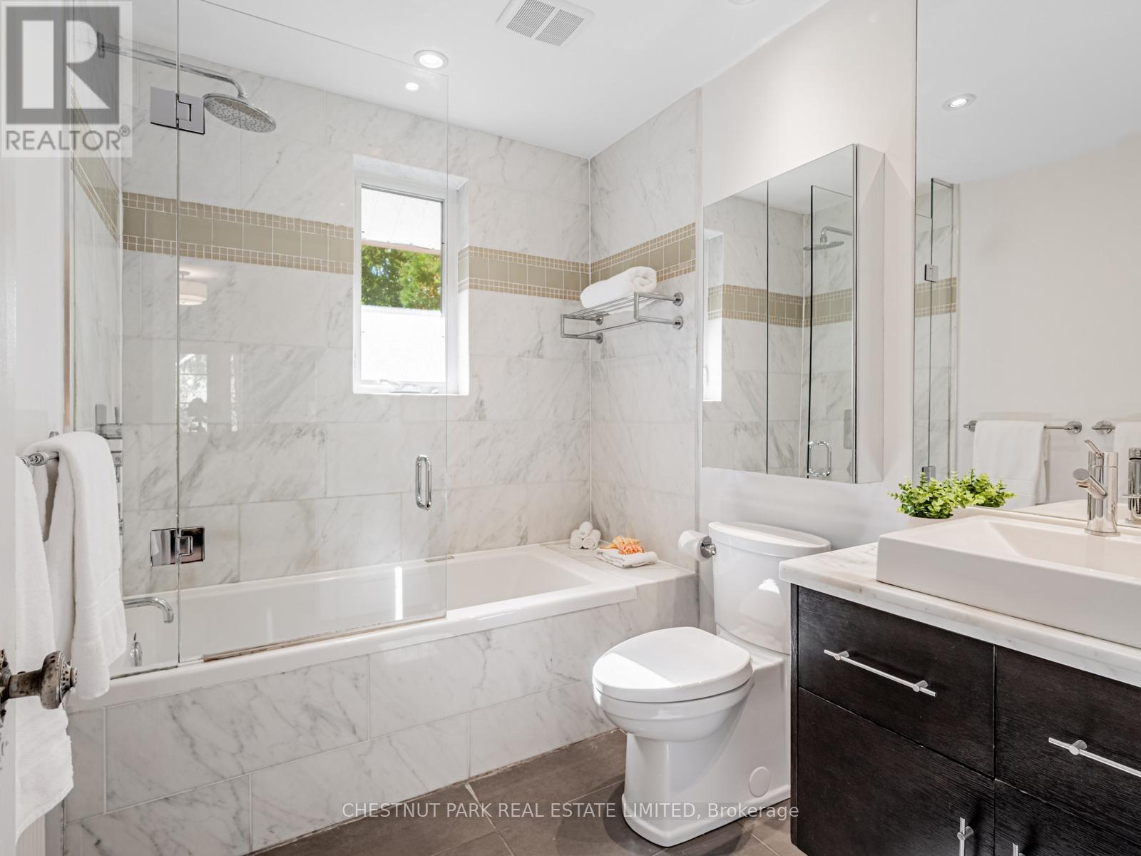 21 Cortleigh Boulevard, Toronto, Ontario  M4R 1K5 - Photo 30 - C12471505