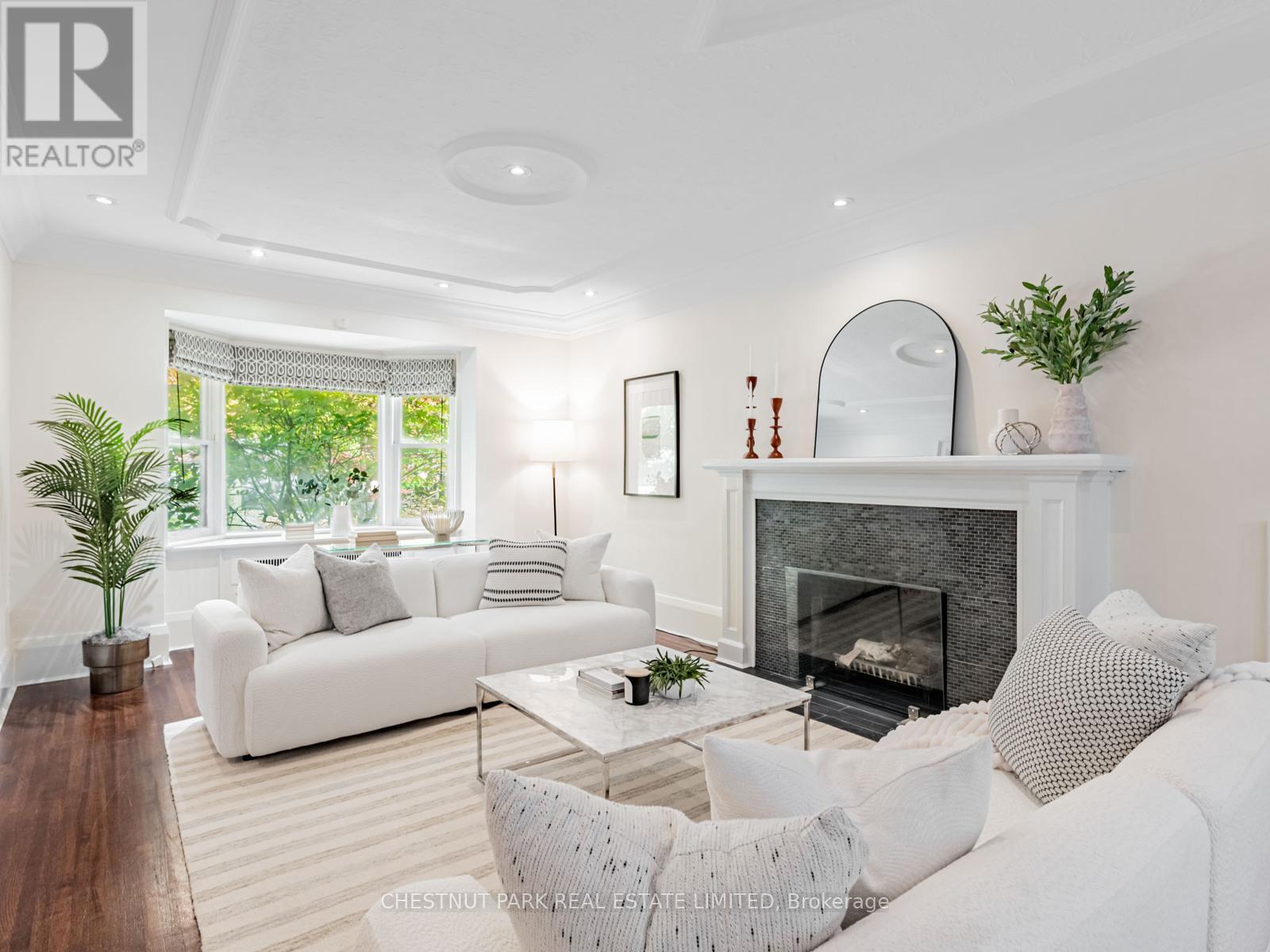 21 Cortleigh Boulevard, Toronto, Ontario  M4R 1K5 - Photo 6 - C12471505