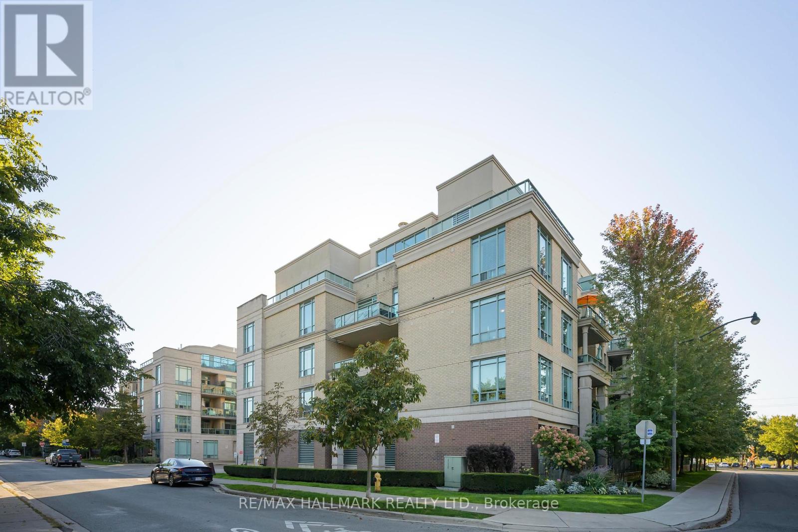 222 - 35 Boardwalk Drive, Toronto, Ontario  M4L 3Y8 - Photo 2 - E12471422