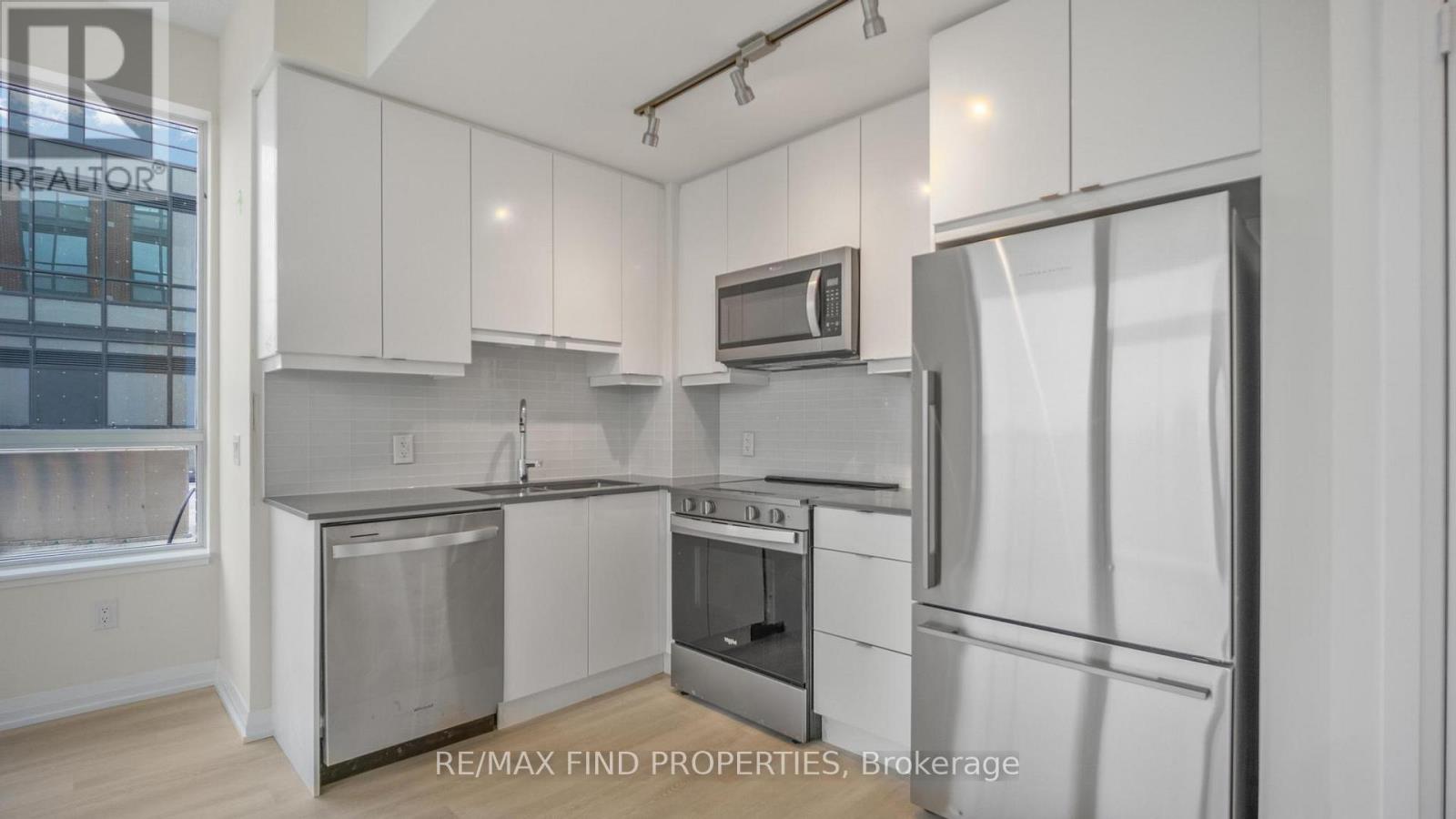 1002 - 3260 Sheppard Avenue E, Toronto, Ontario  M1T 3K3 - Photo 10 - E12471445