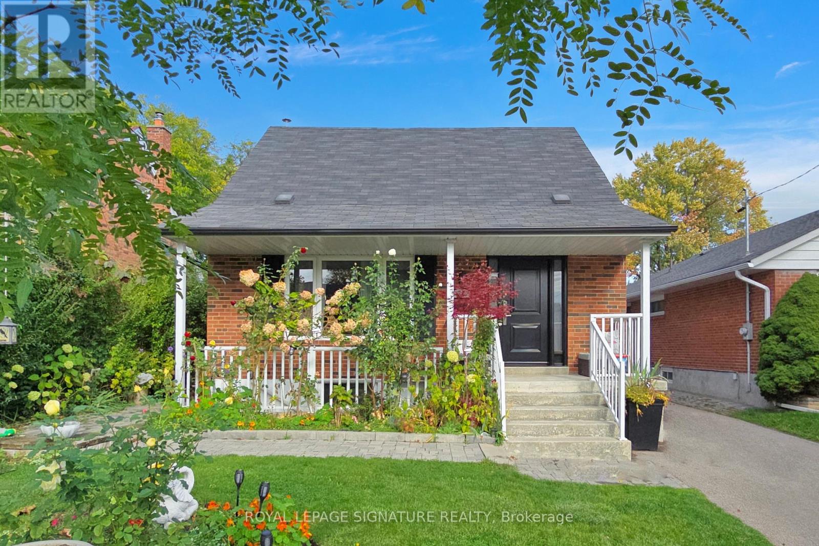 68 CHRISTINA CRESCENT, Toronto, Ontario