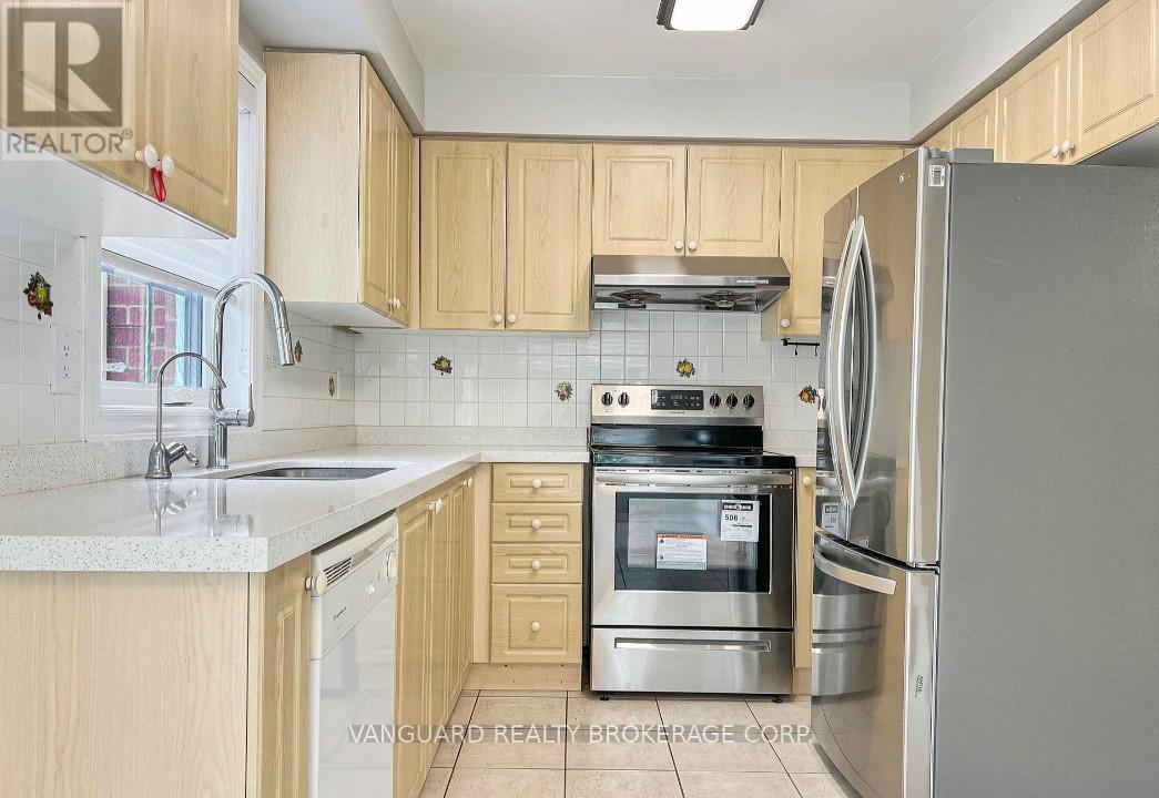26 Exchequer Place, Toronto, Ontario  M1S 5R9 - Photo 4 - E12471458
