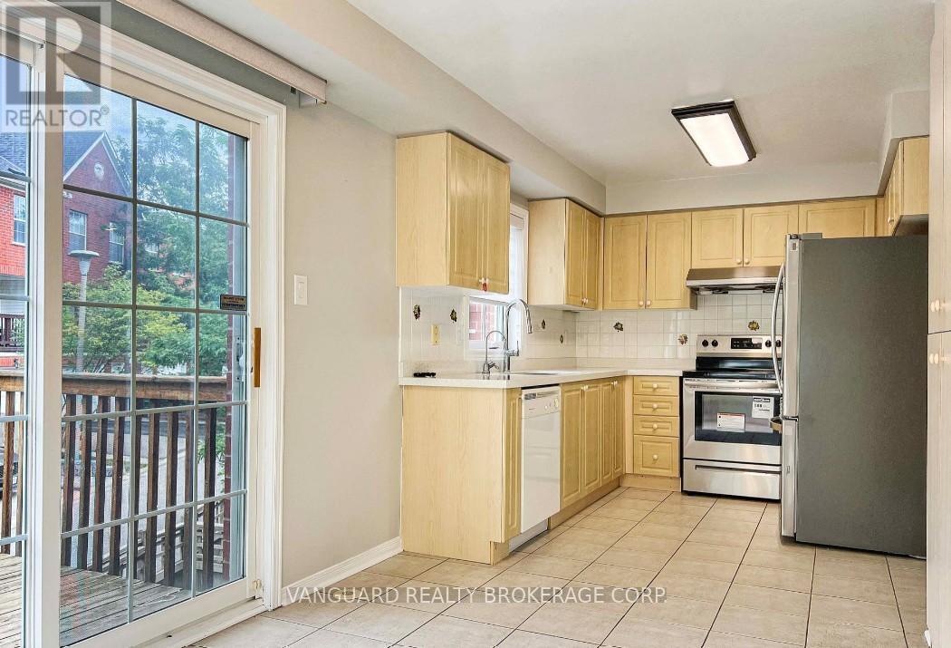 26 Exchequer Place, Toronto, Ontario  M1S 5R9 - Photo 5 - E12471458