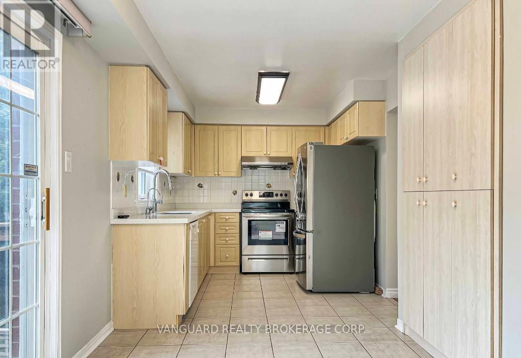 26 Exchequer Place, Toronto, Ontario  M1S 5R9 - Photo 6 - E12471458