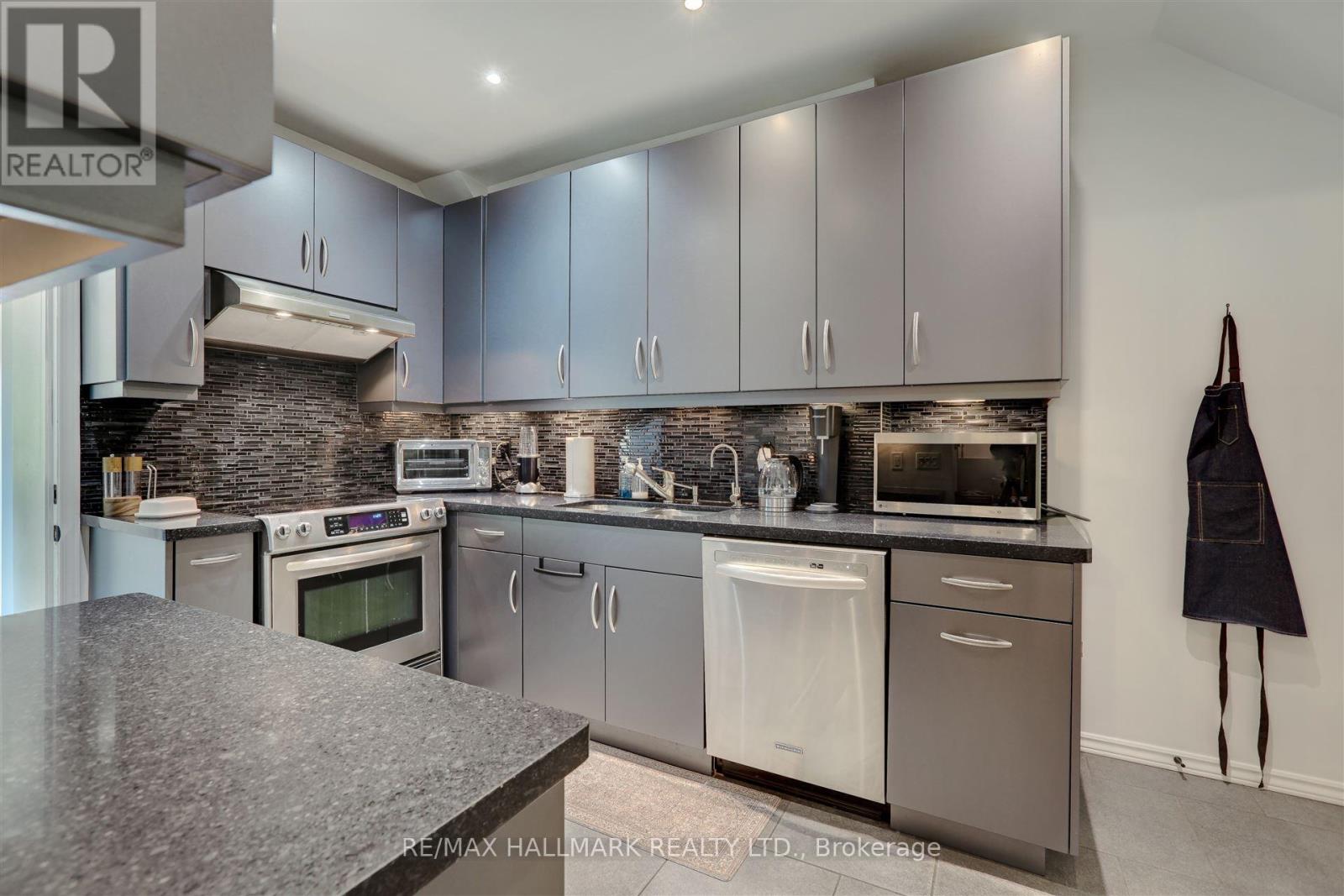 10 Mcgee Street, Toronto, Ontario  M4M 2K9 - Photo 13 - E12471473