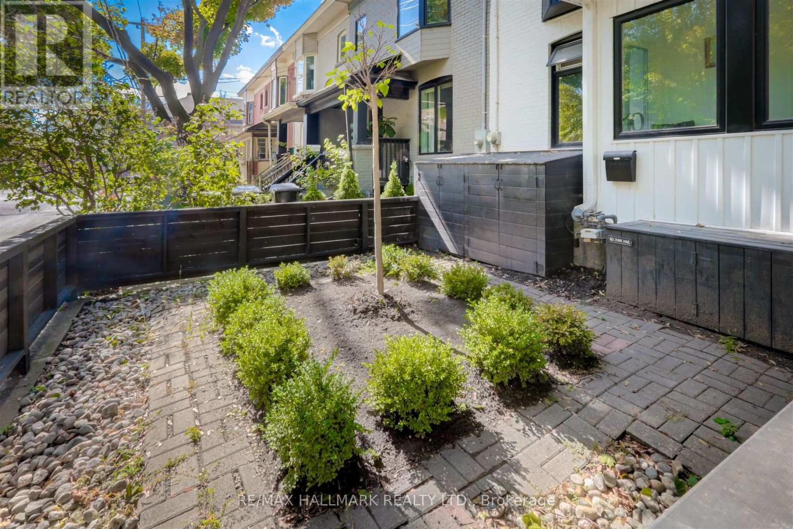 10 Mcgee Street, Toronto, Ontario  M4M 2K9 - Photo 2 - E12471473