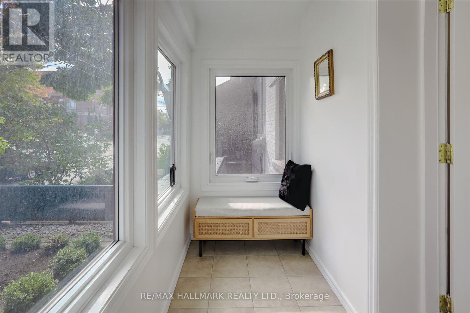 10 Mcgee Street, Toronto, Ontario  M4M 2K9 - Photo 3 - E12471473