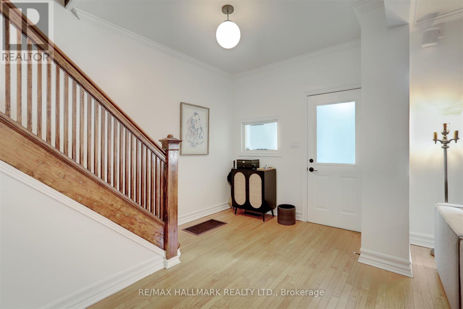 10 Mcgee Street, Toronto, Ontario  M4M 2K9 - Photo 4 - E12471473