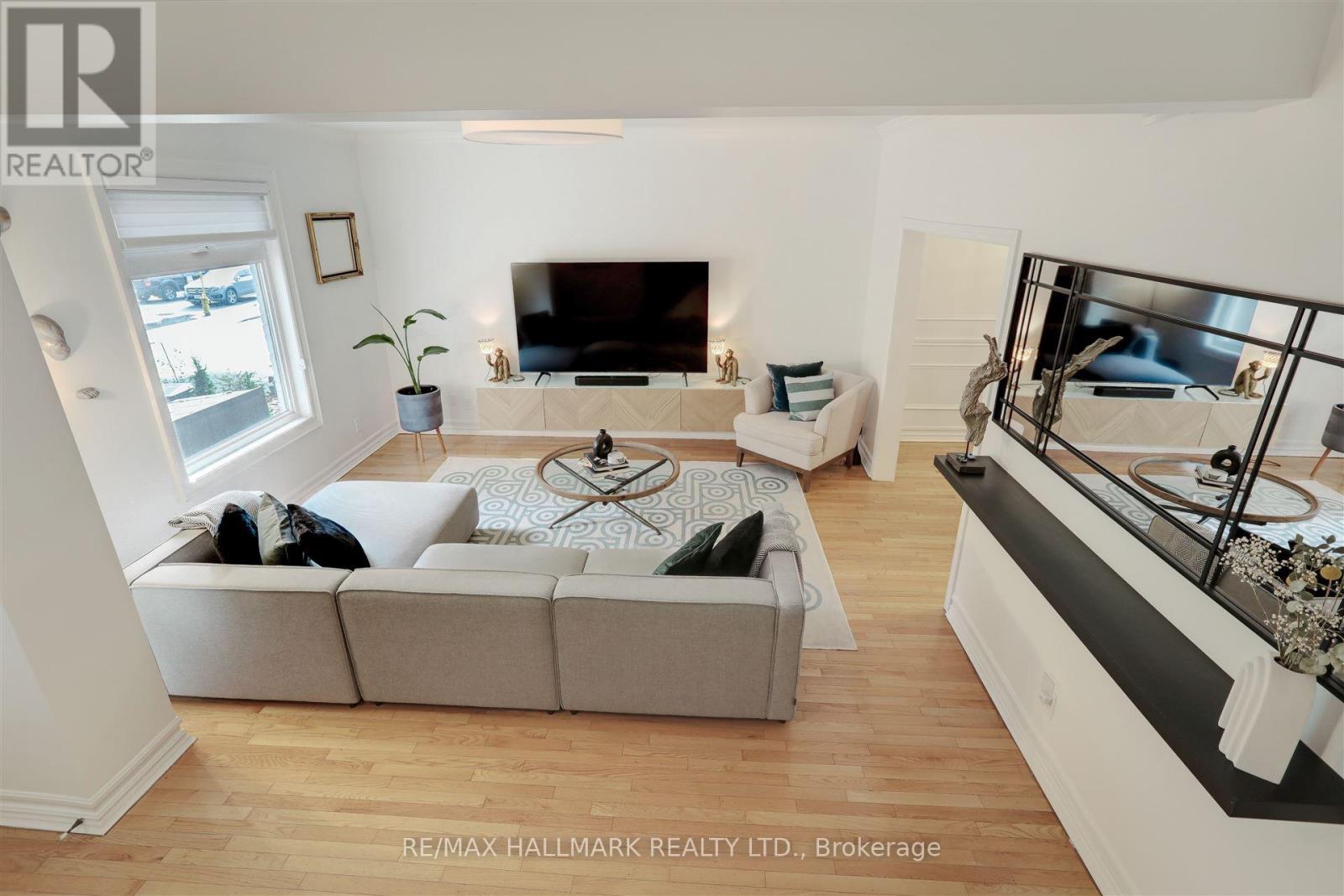 10 Mcgee Street, Toronto, Ontario  M4M 2K9 - Photo 8 - E12471473