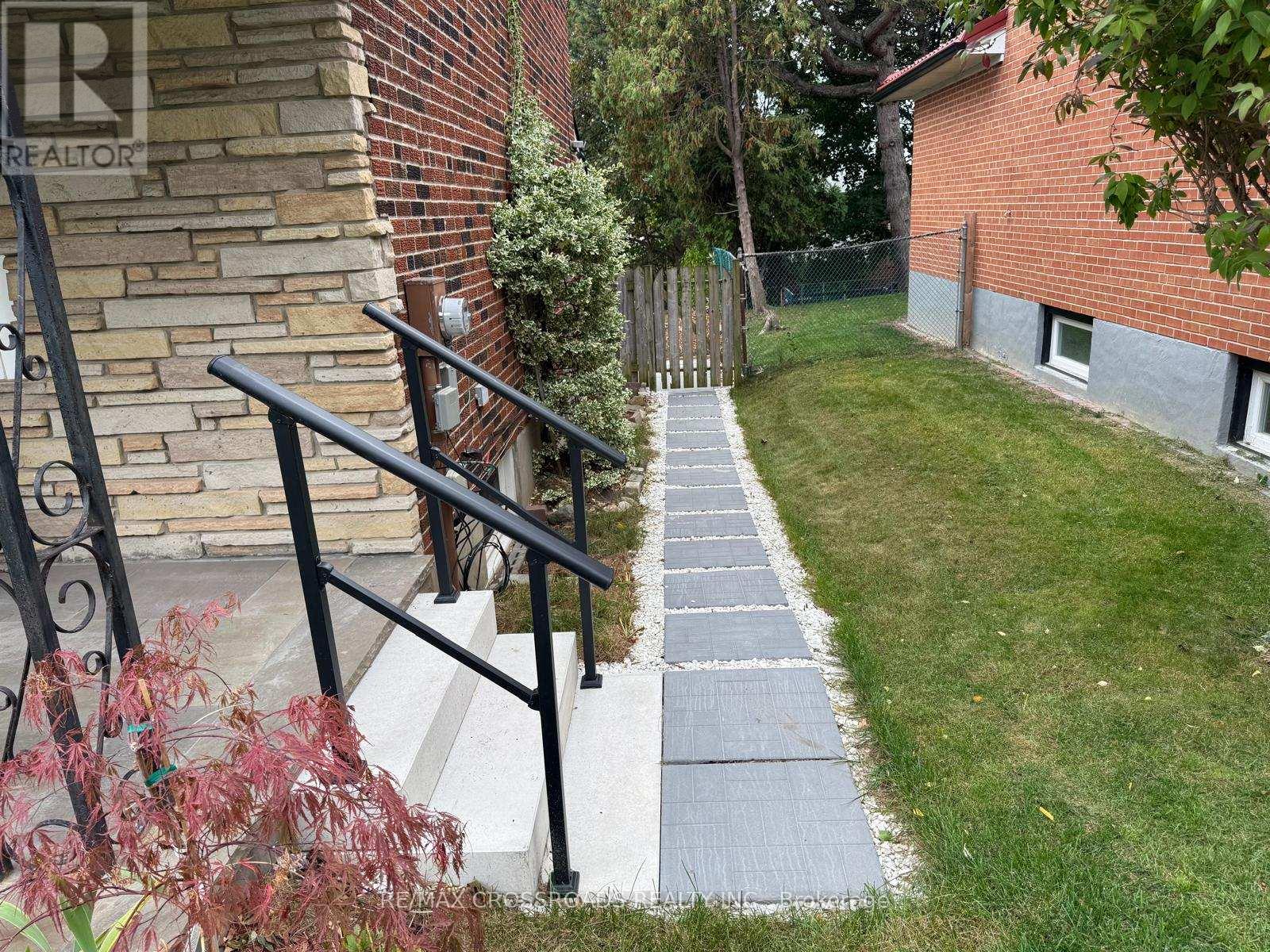 6 Logstone Crescent, Toronto, Ontario  M1E 4M3 - Photo 3 - E12471491