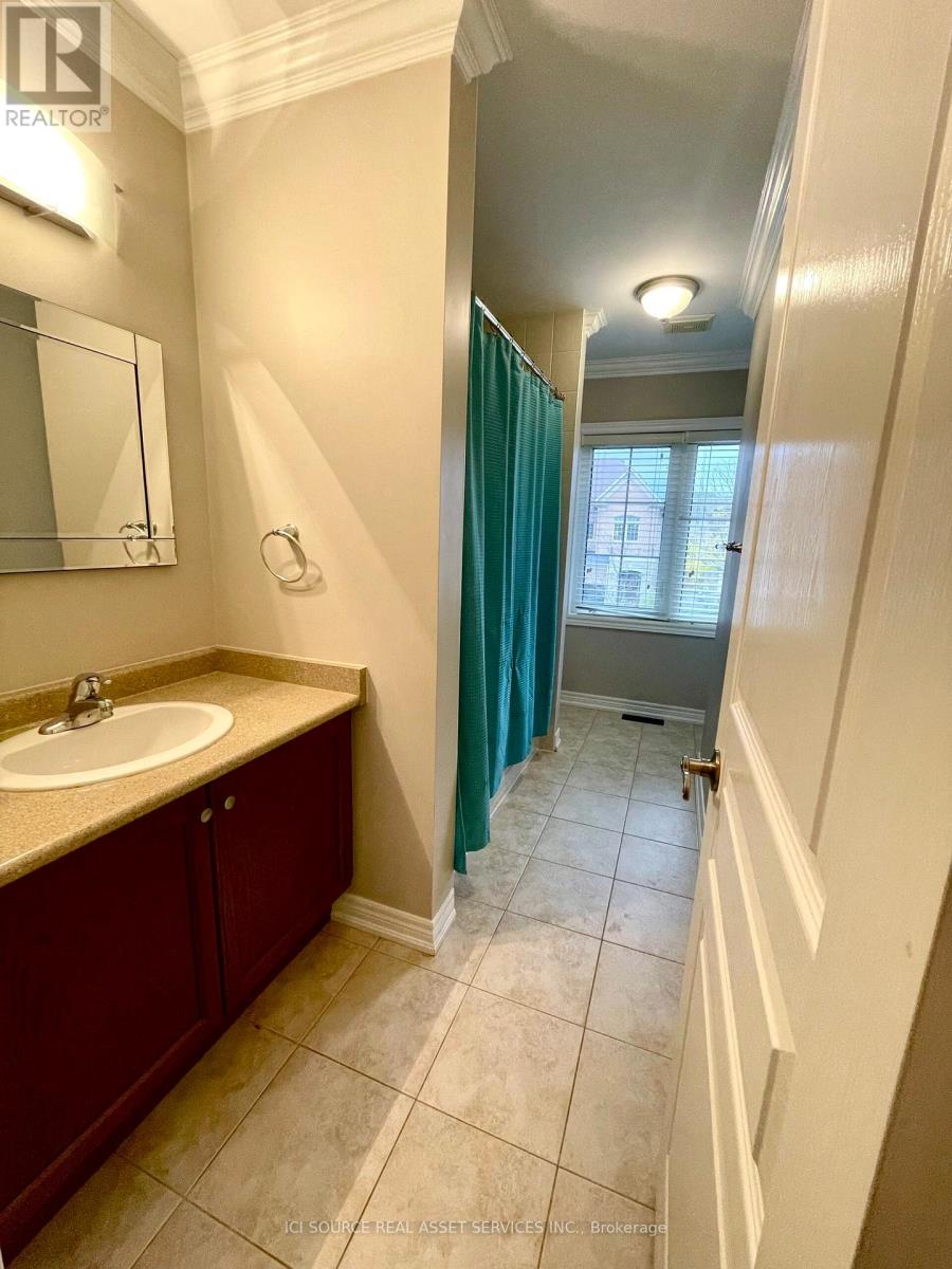 49 Ostrovsky Road, Vaughan, Ontario  L4H 0V9 - Photo 10 - N12471483