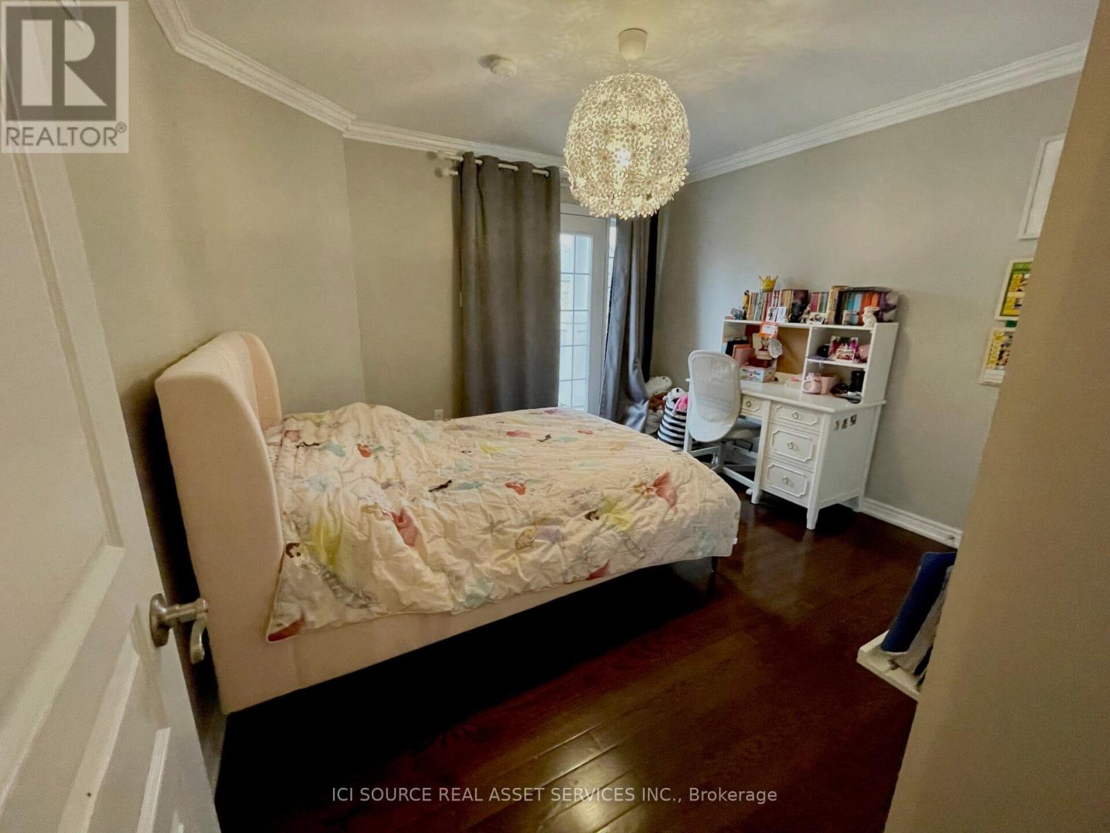 49 Ostrovsky Road, Vaughan, Ontario  L4H 0V9 - Photo 11 - N12471483