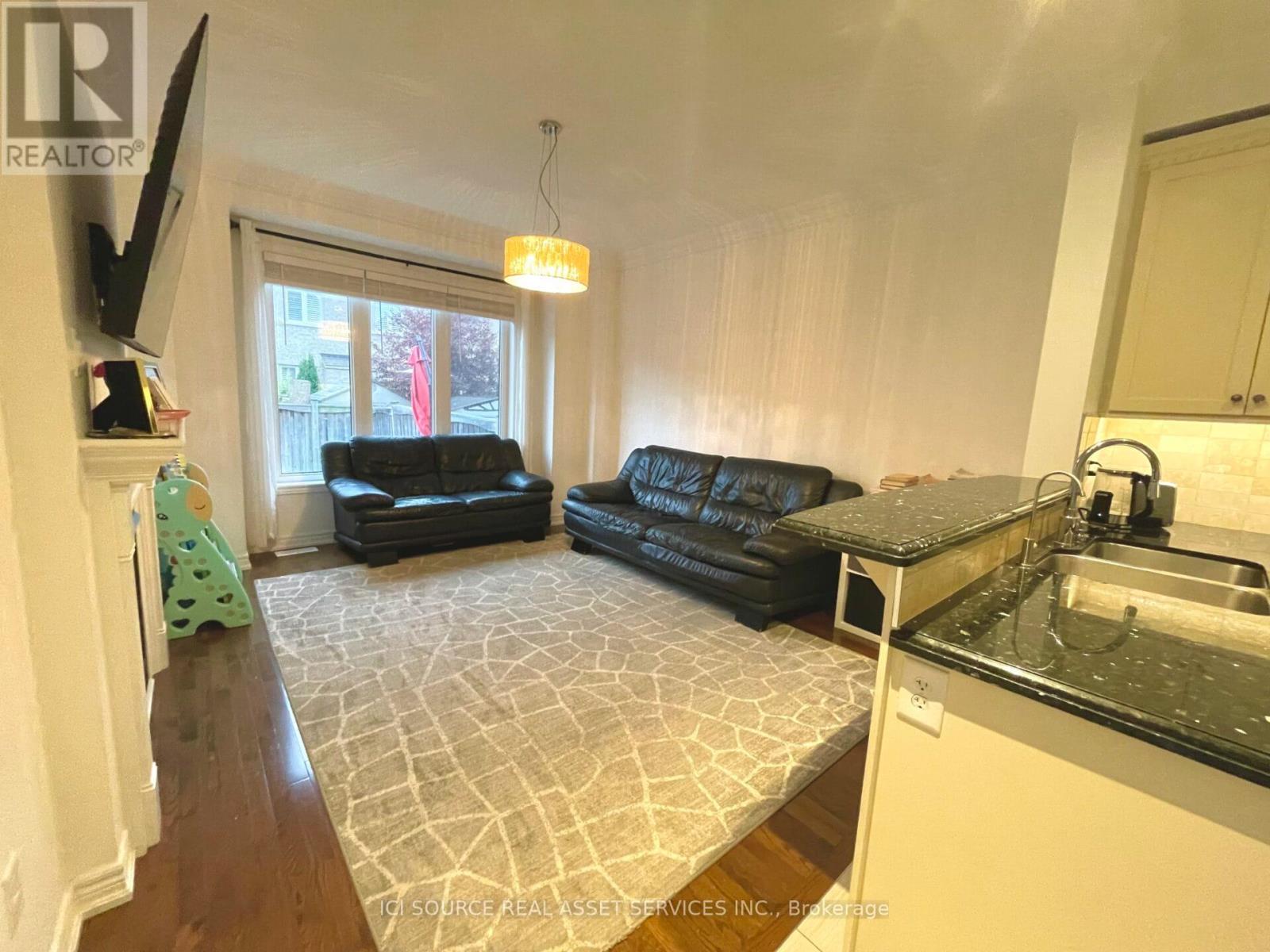 49 Ostrovsky Road, Vaughan, Ontario  L4H 0V9 - Photo 3 - N12471483