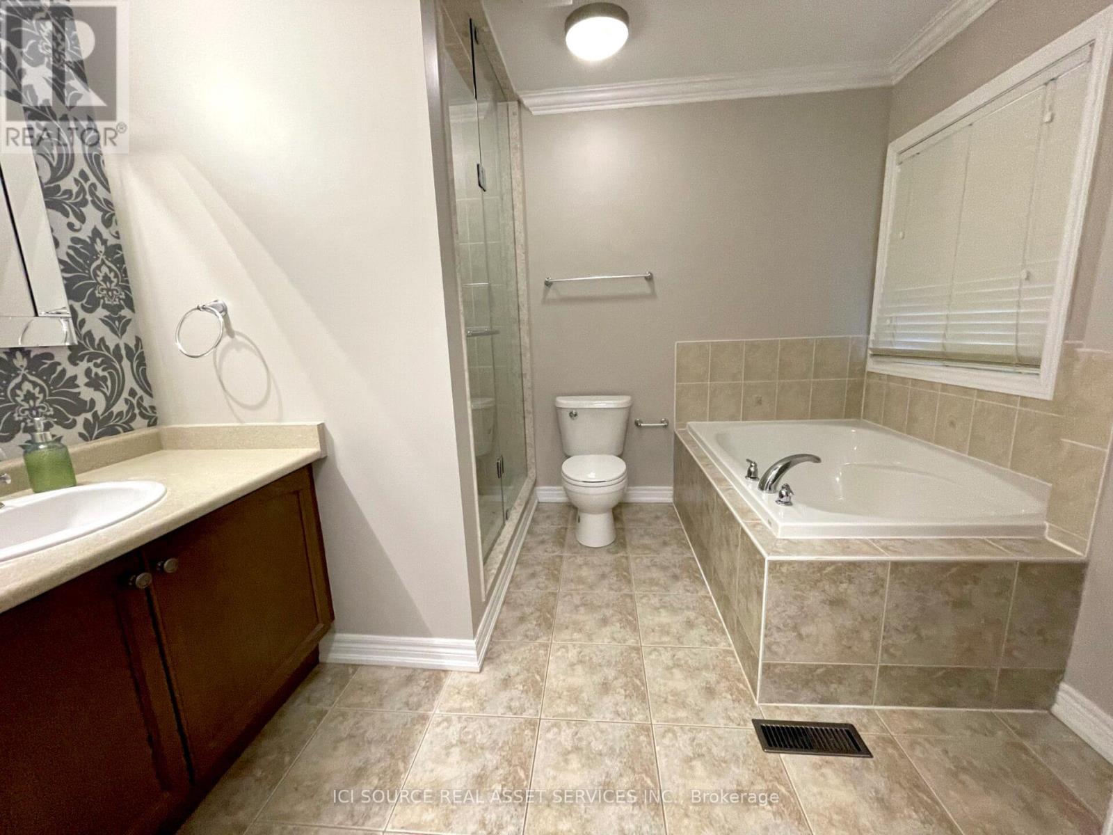 49 Ostrovsky Road, Vaughan, Ontario  L4H 0V9 - Photo 7 - N12471483
