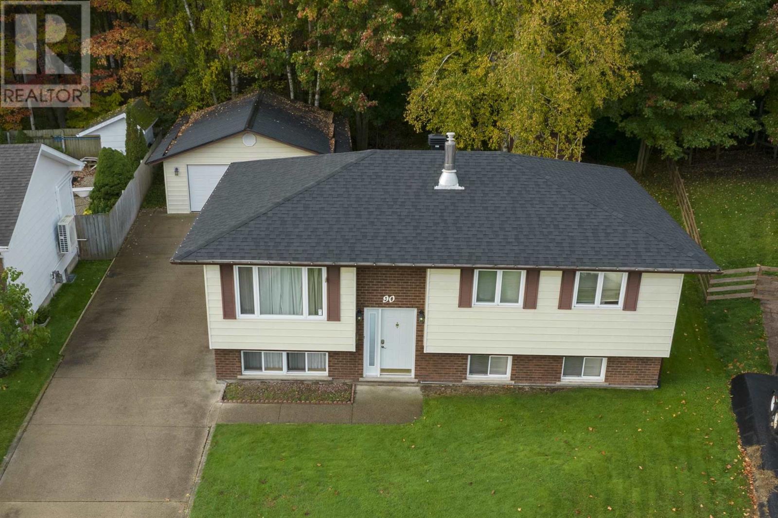 90 Taskar Dr, Sault Ste. Marie, Ontario  P6A 6M8 - Photo 2 - SM252947