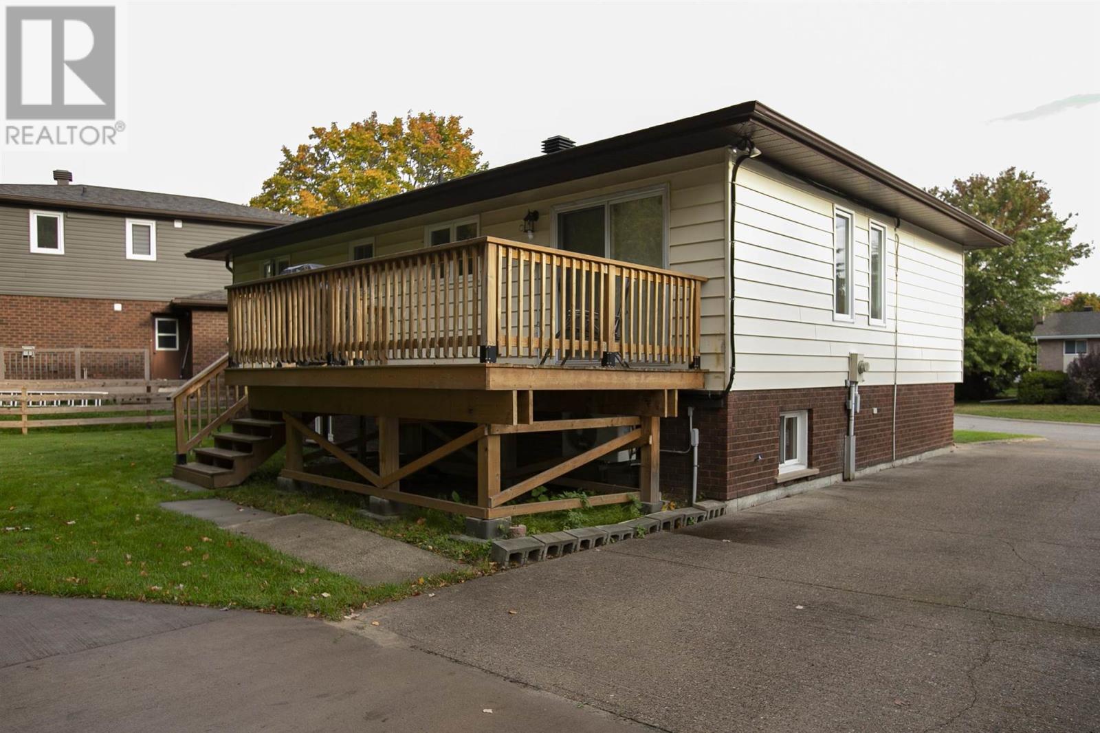 90 Taskar Dr, Sault Ste. Marie, Ontario  P6A 6M8 - Photo 9 - SM252947